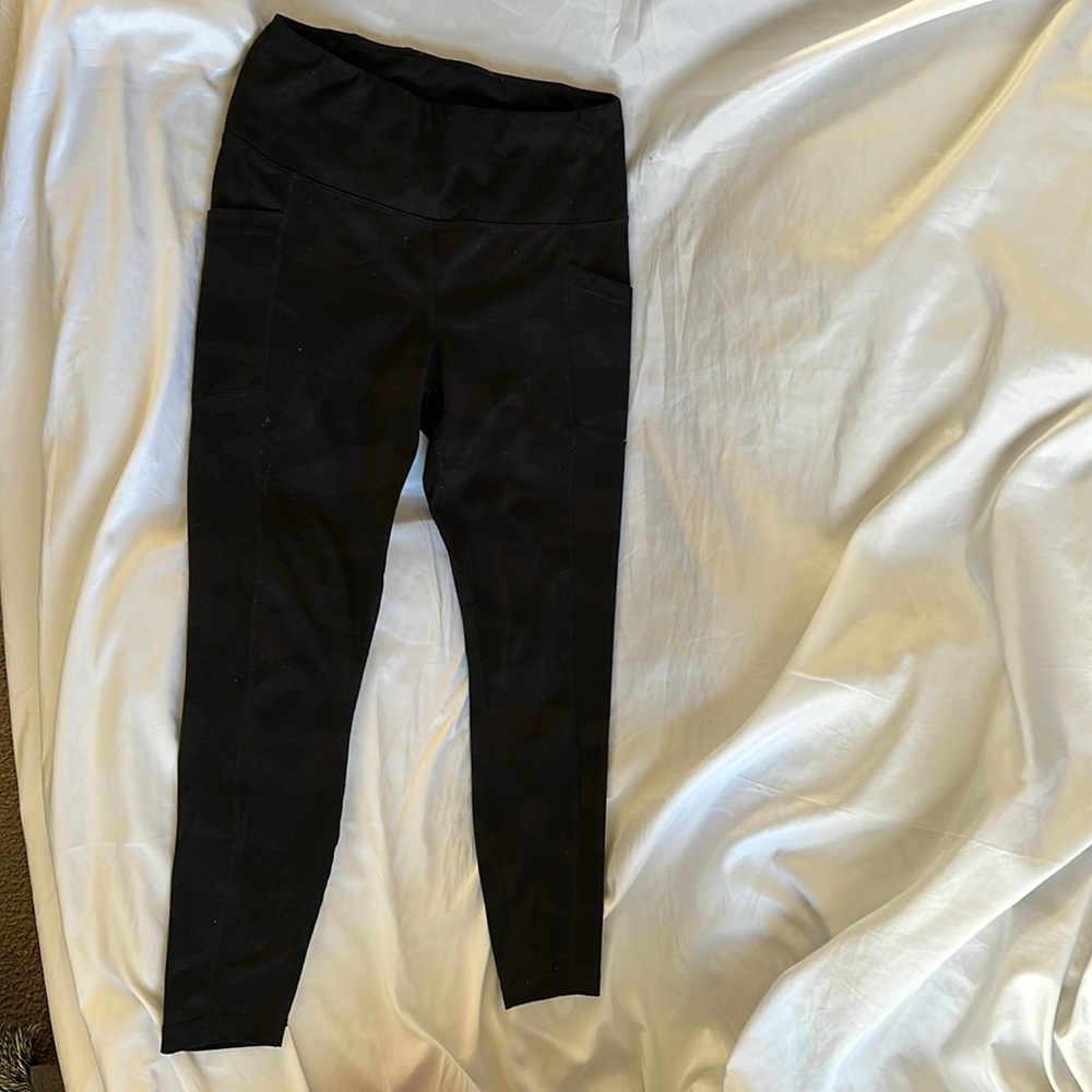 Black camouflage Yogalicious Lux leggings